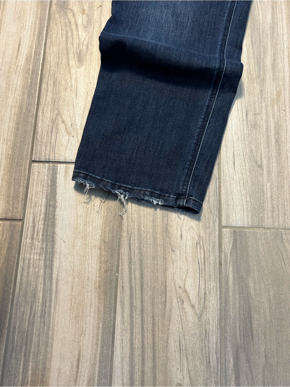 Dark Wash Women 14 Straight Leg Jeans Ab Technology Raw Hem Classic Cozy Casual - Picture 8 of 9